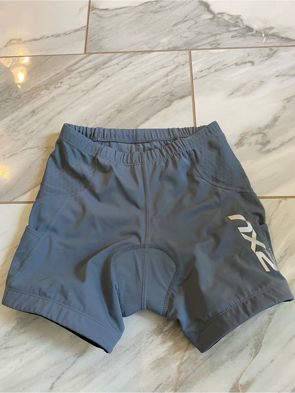 2XU Gray Cycling Triathlon Shorts Size S